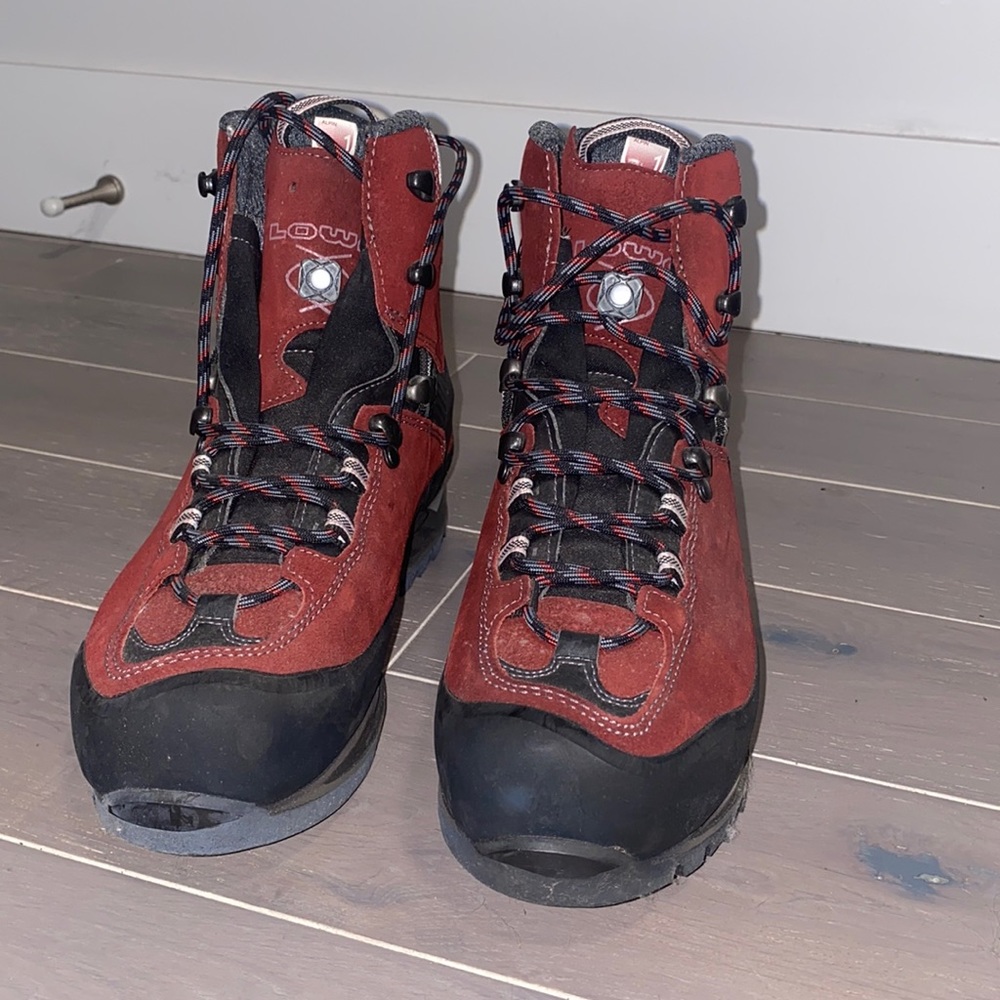 Professional Hiking boots